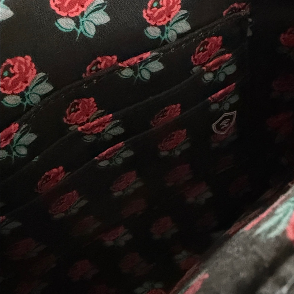 Vera Bradley Quilted Black Mini Hipster Crossbody Organizer RFID Protected 🌹 - Picture 7 of 11